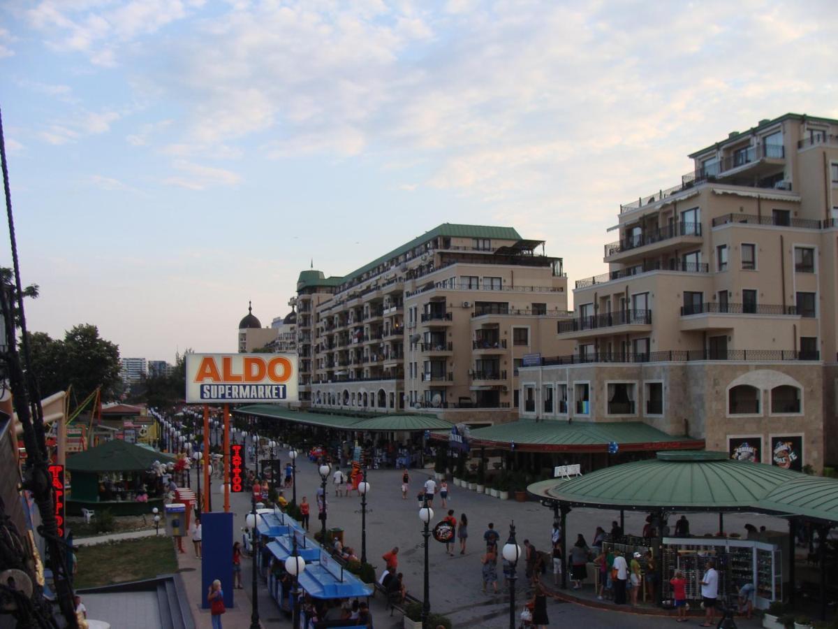 Admiral Apartments غولدن ساندز الغرفة الصورة
