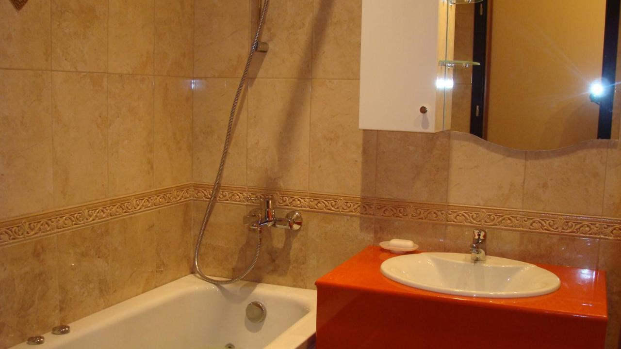 Admiral Apartments غولدن ساندز الغرفة الصورة