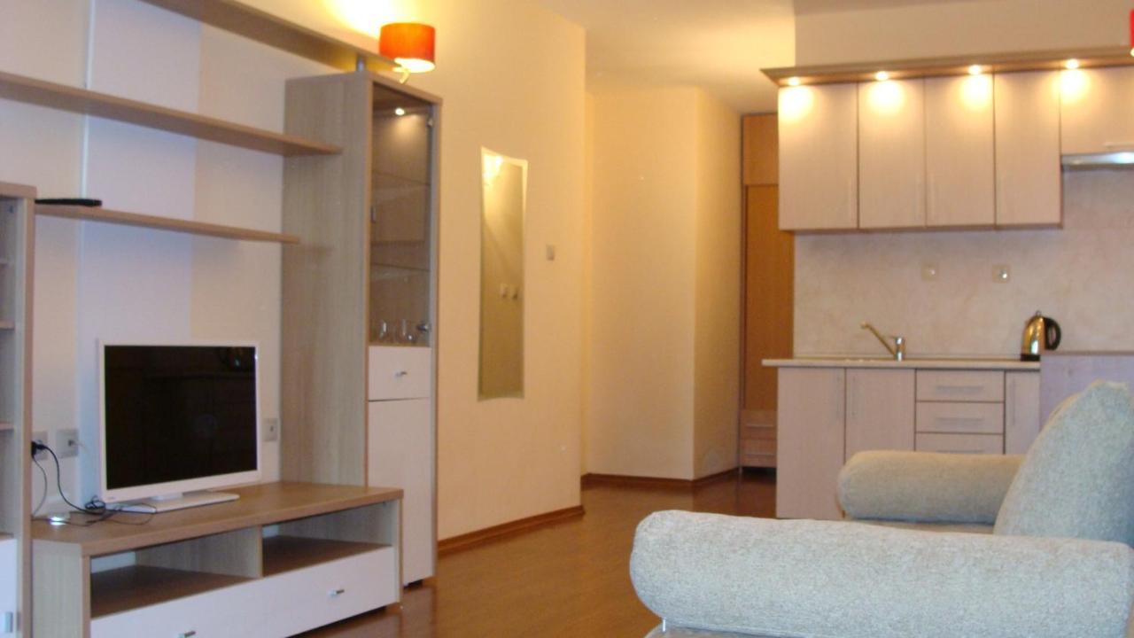 Admiral Apartments غولدن ساندز الغرفة الصورة