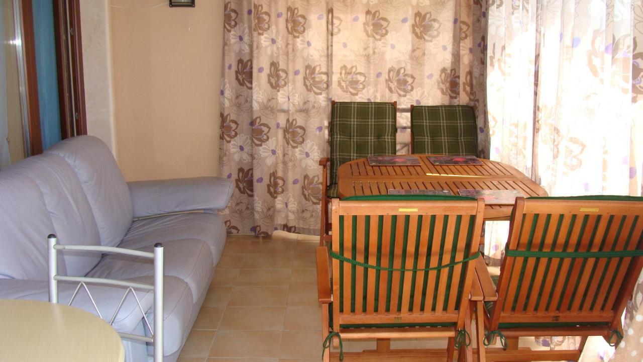 Admiral Apartments غولدن ساندز الغرفة الصورة