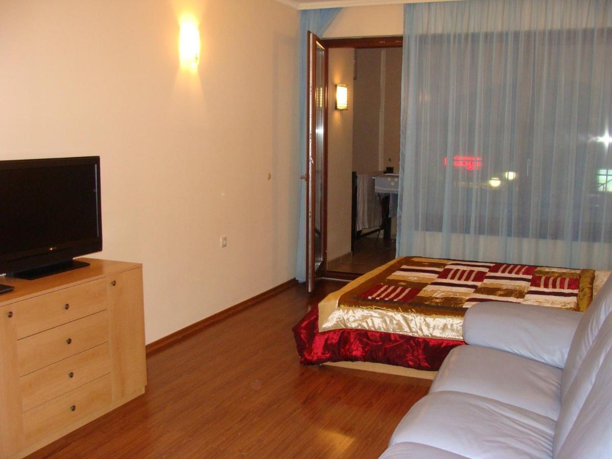 Admiral Apartments غولدن ساندز الغرفة الصورة