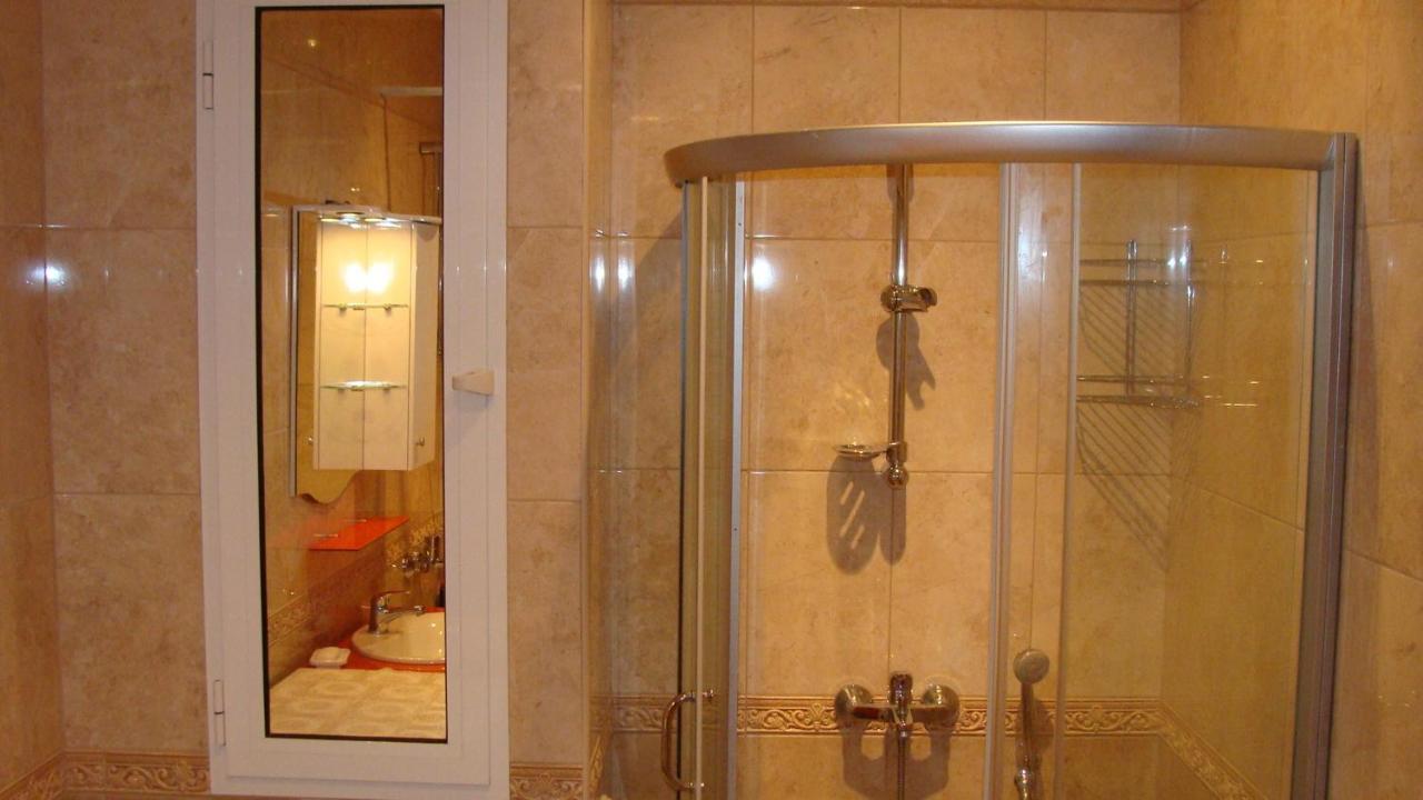 Admiral Apartments غولدن ساندز الغرفة الصورة