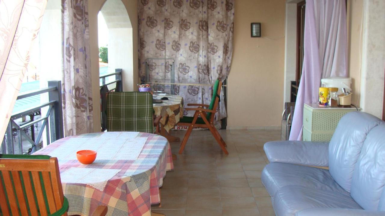 Admiral Apartments غولدن ساندز المظهر الخارجي الصورة
