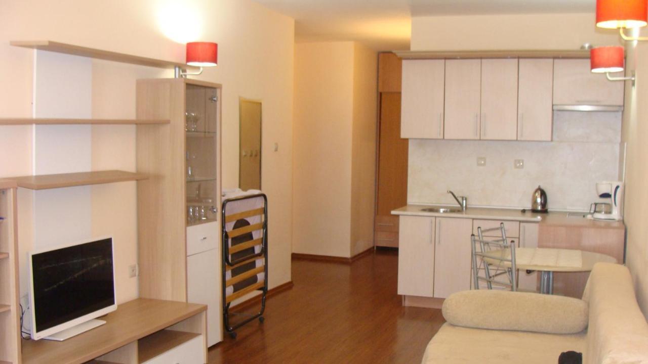 Admiral Apartments غولدن ساندز المظهر الخارجي الصورة
