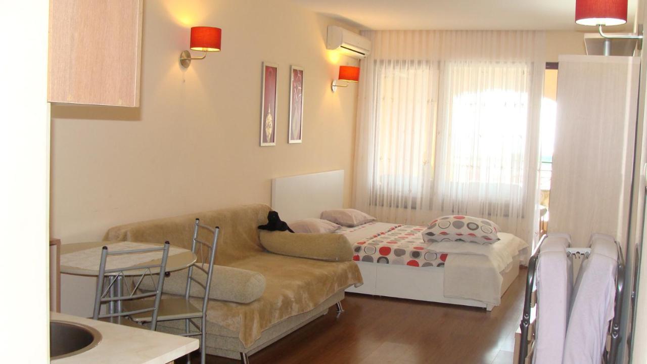 Admiral Apartments غولدن ساندز المظهر الخارجي الصورة